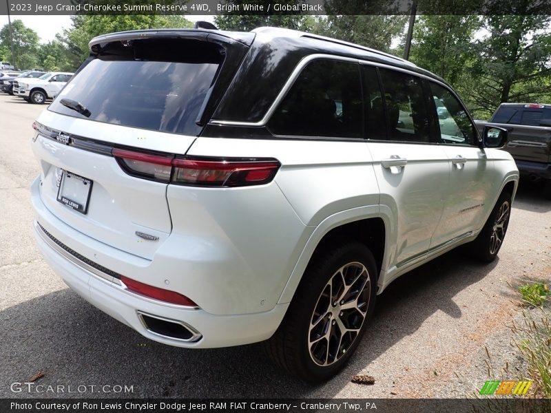 Bright White / Global Black 2023 Jeep Grand Cherokee Summit Reserve 4WD