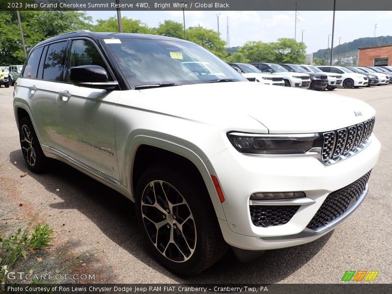Bright White / Global Black 2023 Jeep Grand Cherokee Summit Reserve 4WD