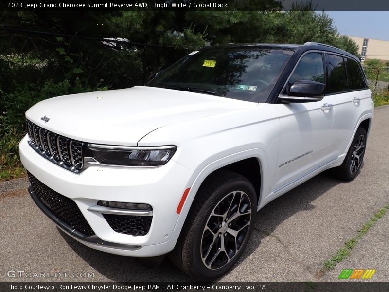 Bright White / Global Black 2023 Jeep Grand Cherokee Summit Reserve 4WD