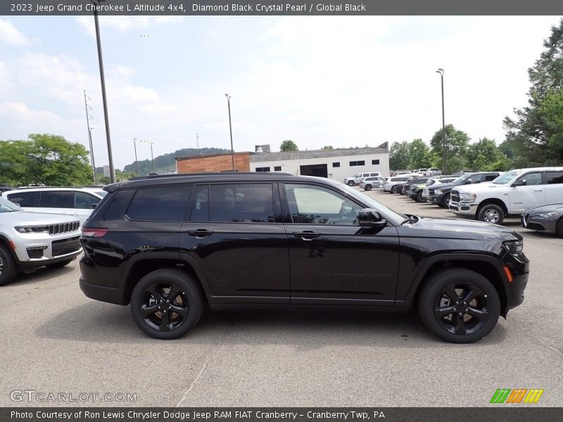 Diamond Black Crystal Pearl / Global Black 2023 Jeep Grand Cherokee L Altitude 4x4
