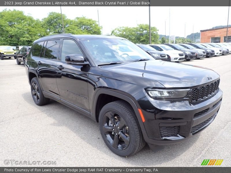 Diamond Black Crystal Pearl / Global Black 2023 Jeep Grand Cherokee L Altitude 4x4
