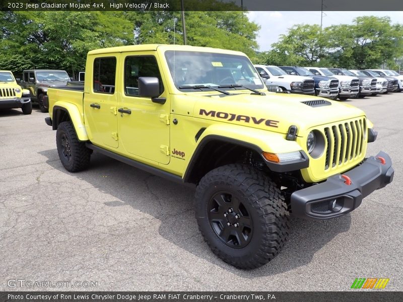 Front 3/4 View of 2023 Gladiator Mojave 4x4