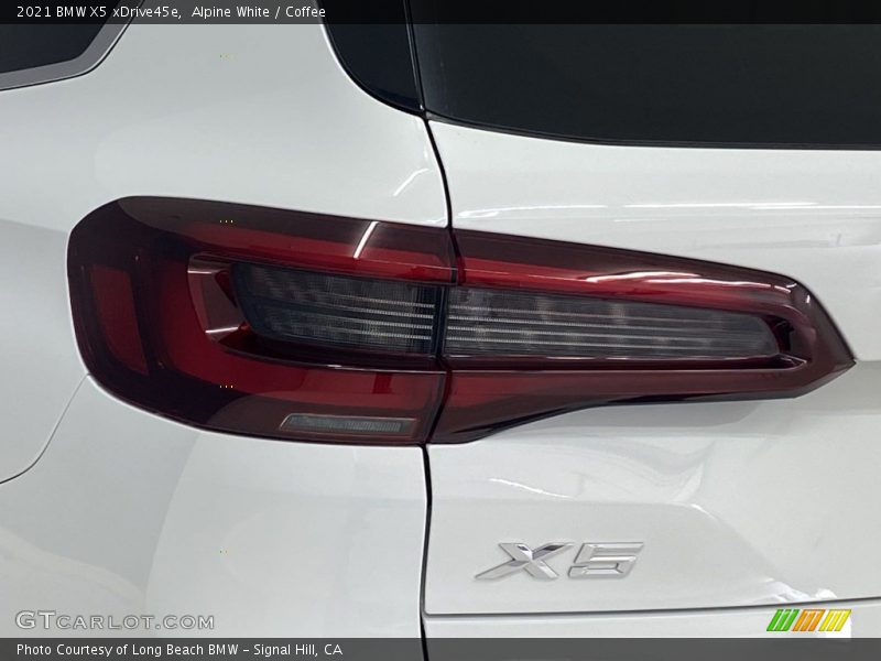 Alpine White / Coffee 2021 BMW X5 xDrive45e