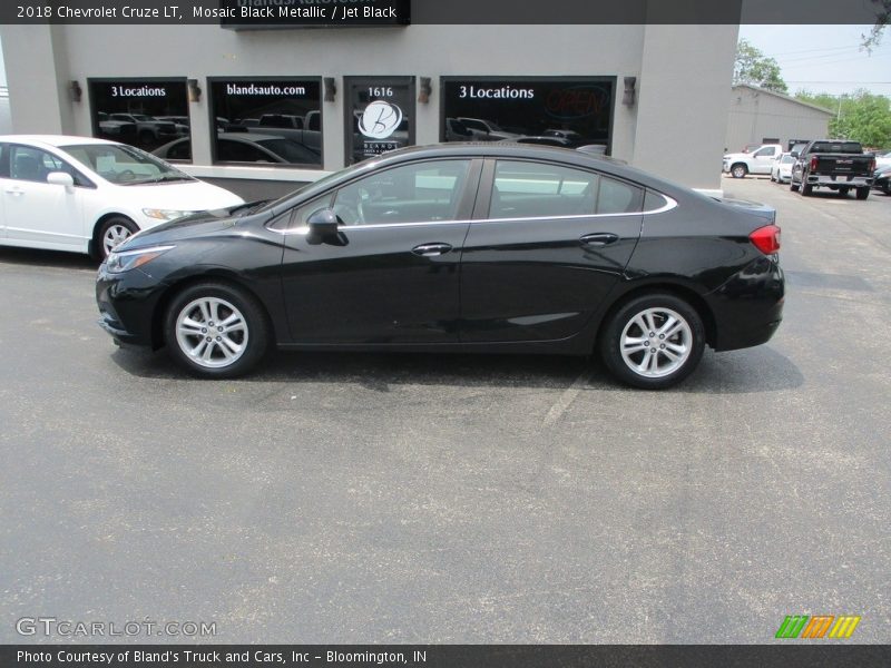 Mosaic Black Metallic / Jet Black 2018 Chevrolet Cruze LT