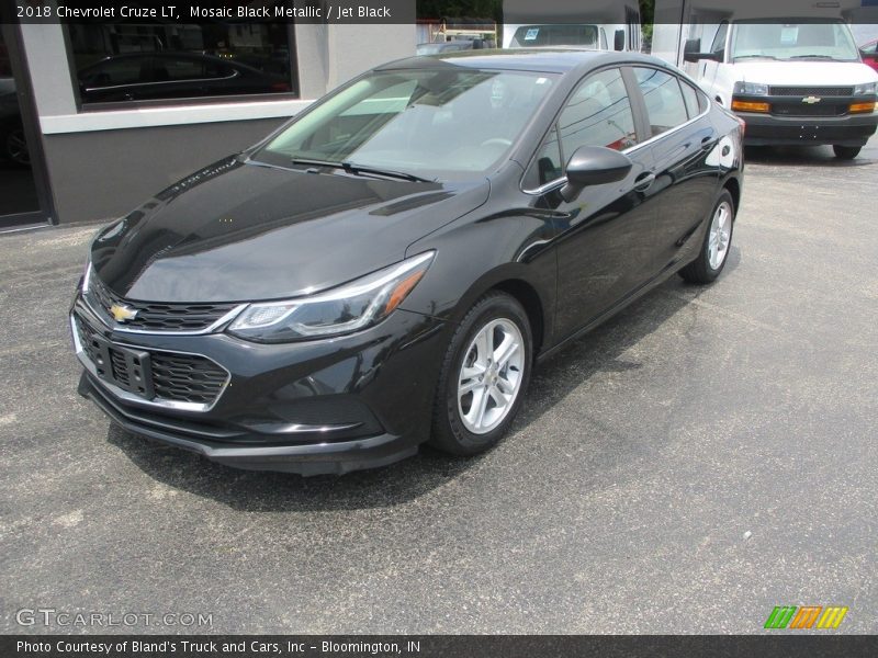 Mosaic Black Metallic / Jet Black 2018 Chevrolet Cruze LT