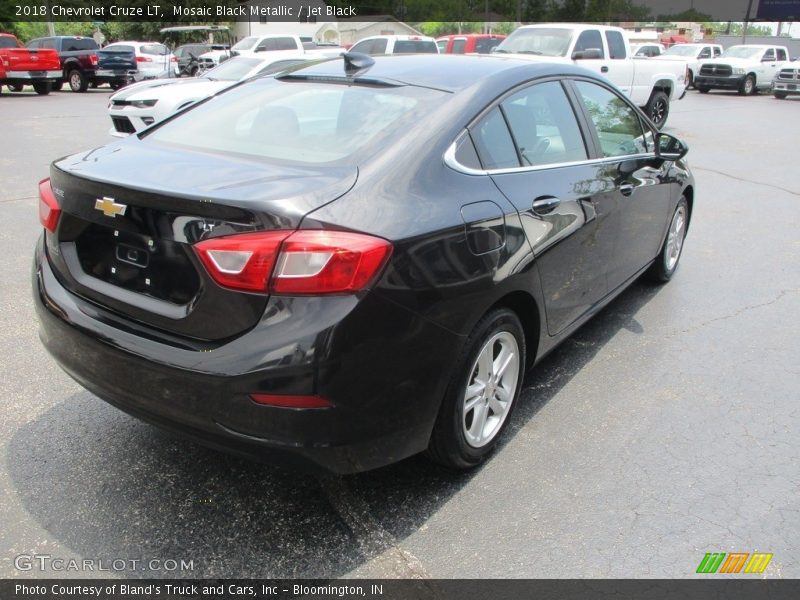 Mosaic Black Metallic / Jet Black 2018 Chevrolet Cruze LT