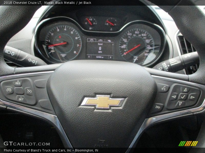Mosaic Black Metallic / Jet Black 2018 Chevrolet Cruze LT