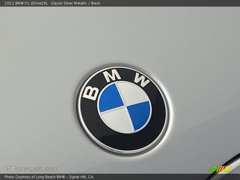 Glacier Silver Metallic / Black 2021 BMW X1 sDrive28i