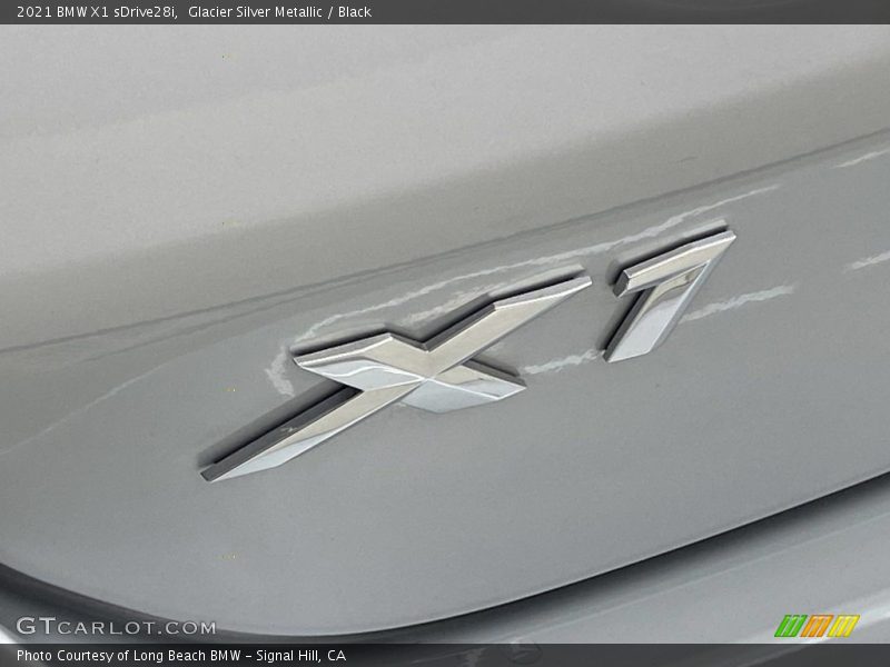 Glacier Silver Metallic / Black 2021 BMW X1 sDrive28i
