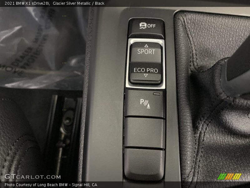 Glacier Silver Metallic / Black 2021 BMW X1 sDrive28i