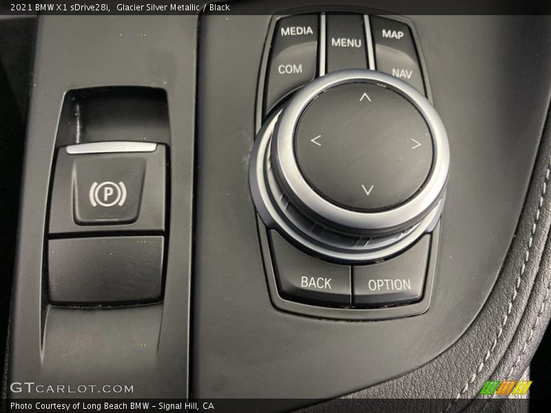 Glacier Silver Metallic / Black 2021 BMW X1 sDrive28i