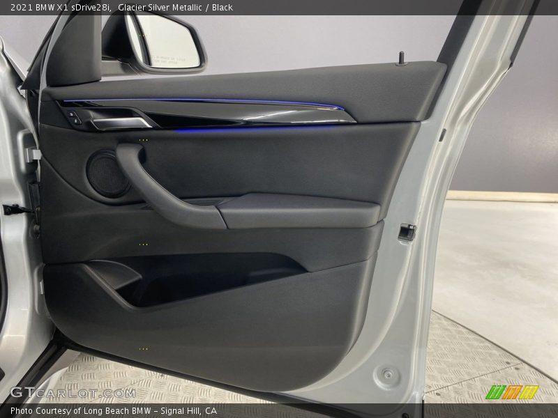 Glacier Silver Metallic / Black 2021 BMW X1 sDrive28i