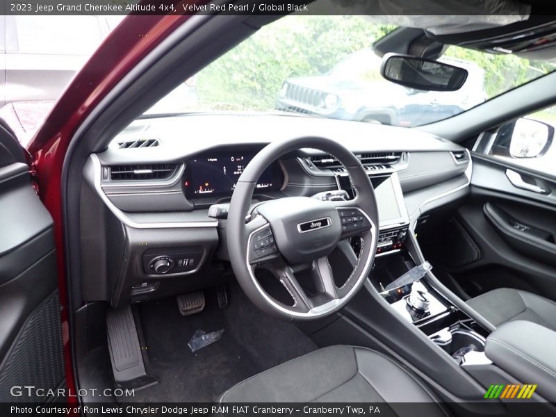 Velvet Red Pearl / Global Black 2023 Jeep Grand Cherokee Altitude 4x4