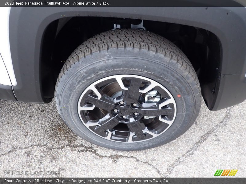 Alpine White / Black 2023 Jeep Renegade Trailhawk 4x4