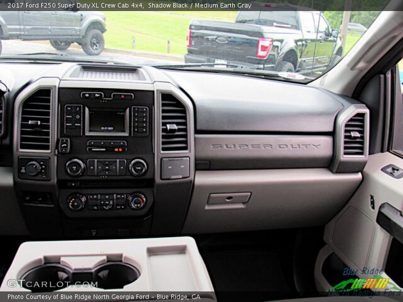 Shadow Black / Medium Earth Gray 2017 Ford F250 Super Duty XL Crew Cab 4x4