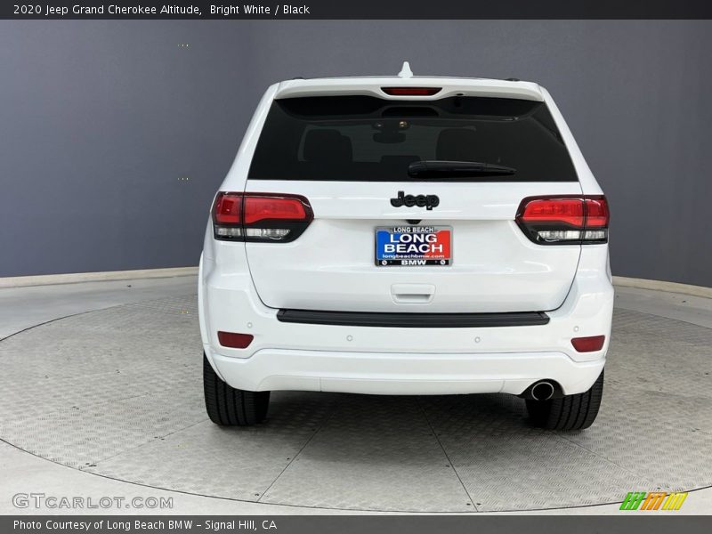 Bright White / Black 2020 Jeep Grand Cherokee Altitude