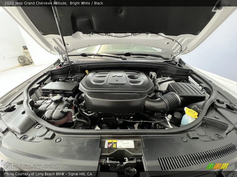 Bright White / Black 2020 Jeep Grand Cherokee Altitude