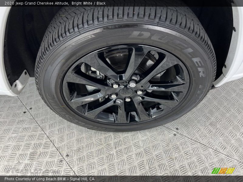 Bright White / Black 2020 Jeep Grand Cherokee Altitude