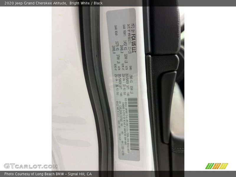 Bright White / Black 2020 Jeep Grand Cherokee Altitude