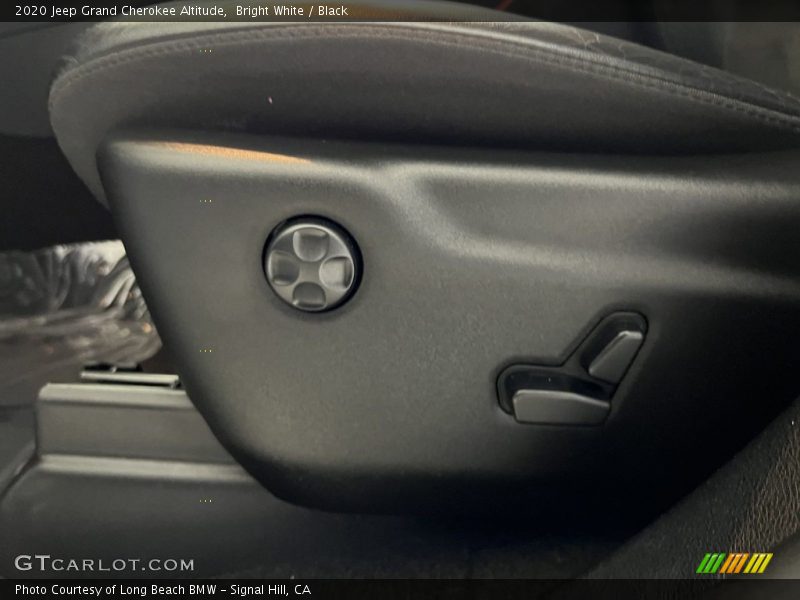 Bright White / Black 2020 Jeep Grand Cherokee Altitude