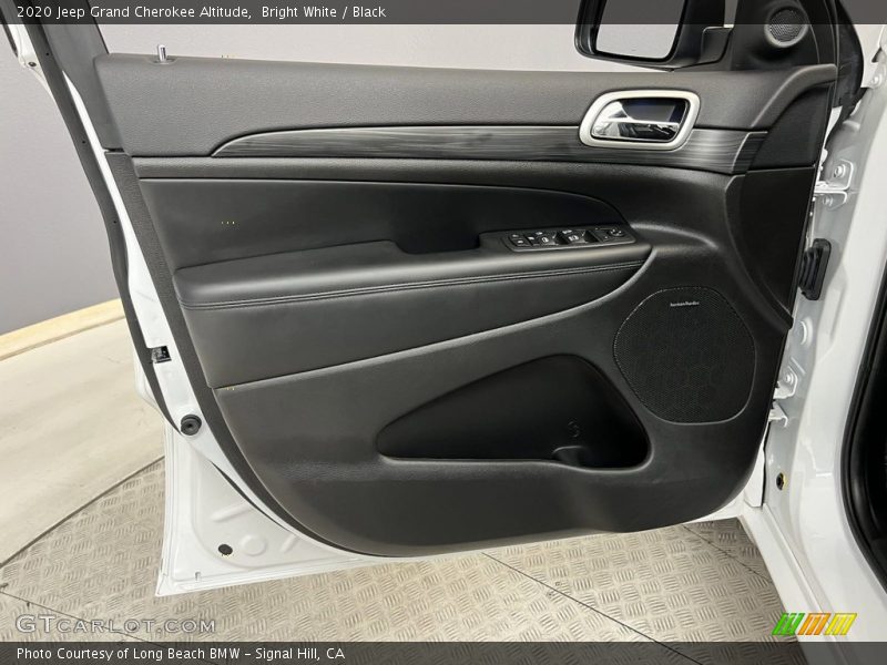 Bright White / Black 2020 Jeep Grand Cherokee Altitude