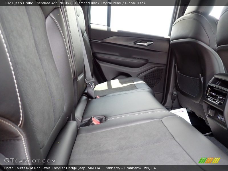 Diamond Black Crystal Pearl / Global Black 2023 Jeep Grand Cherokee Altitude 4x4
