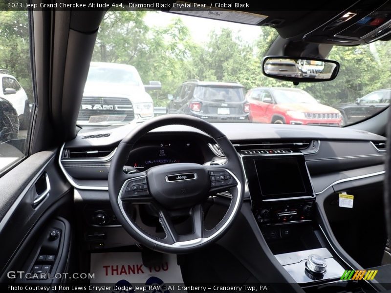 Diamond Black Crystal Pearl / Global Black 2023 Jeep Grand Cherokee Altitude 4x4