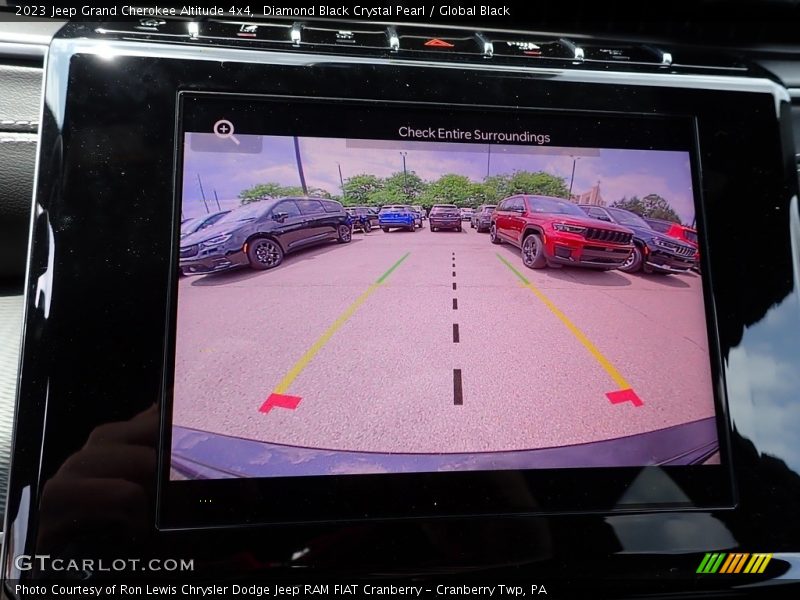 Diamond Black Crystal Pearl / Global Black 2023 Jeep Grand Cherokee Altitude 4x4