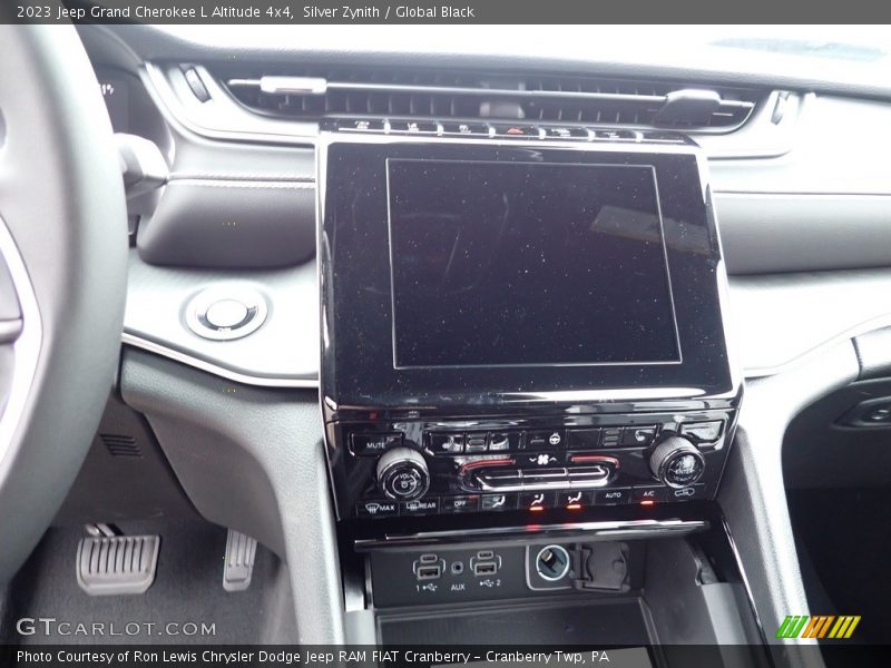 Silver Zynith / Global Black 2023 Jeep Grand Cherokee L Altitude 4x4