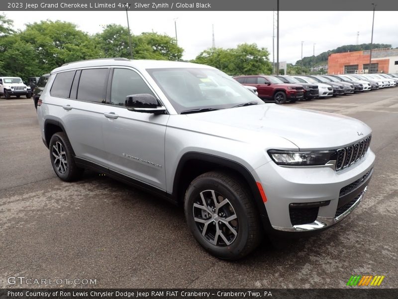Front 3/4 View of 2023 Grand Cherokee L Limited 4x4