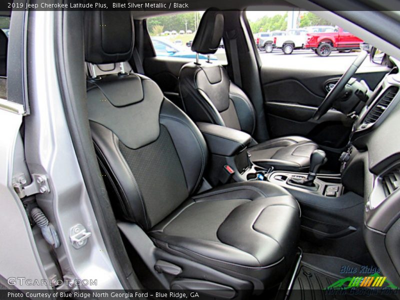 Front Seat of 2019 Cherokee Latitude Plus