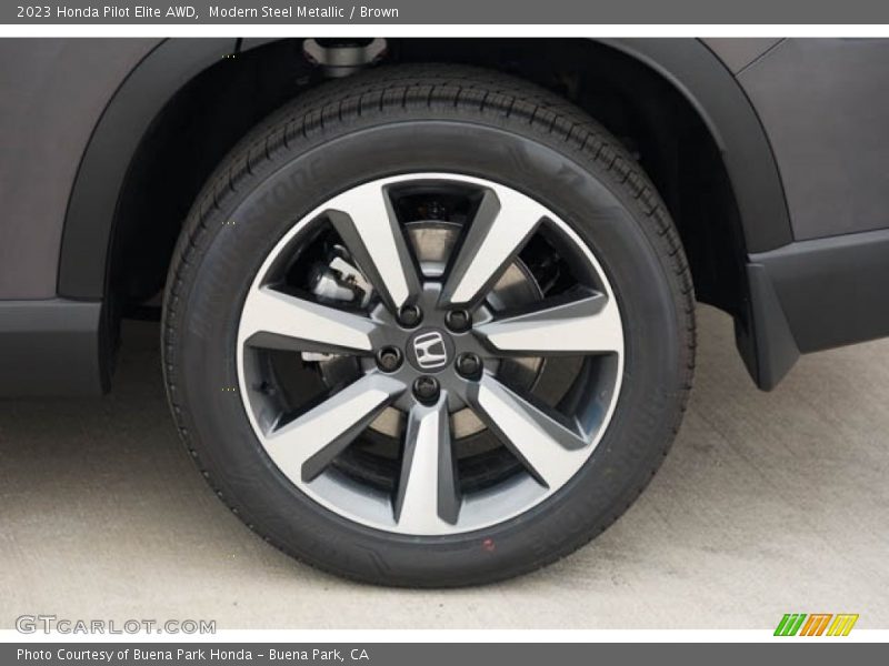 Modern Steel Metallic / Brown 2023 Honda Pilot Elite AWD