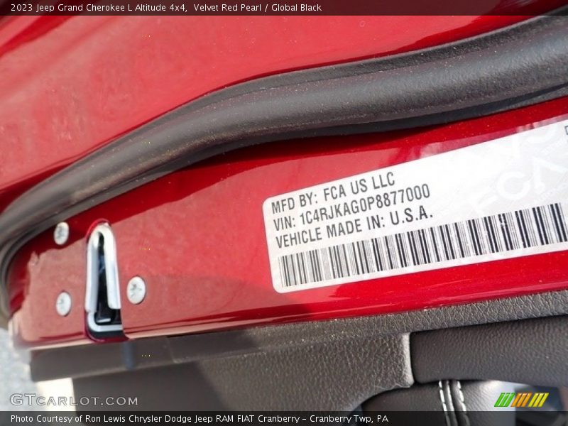 Velvet Red Pearl / Global Black 2023 Jeep Grand Cherokee L Altitude 4x4