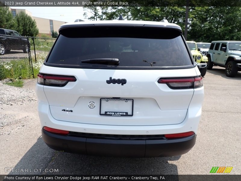 Bright White / Global Black 2023 Jeep Grand Cherokee L Altitude 4x4
