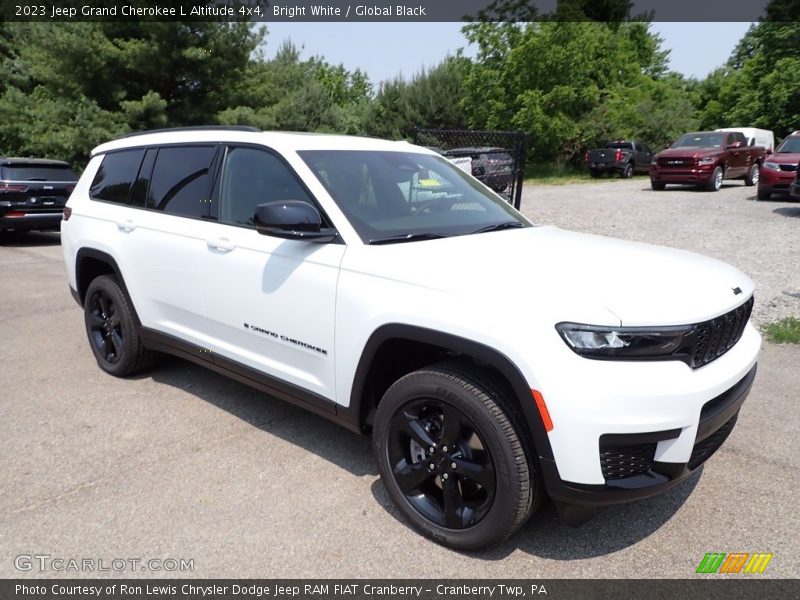 Bright White / Global Black 2023 Jeep Grand Cherokee L Altitude 4x4