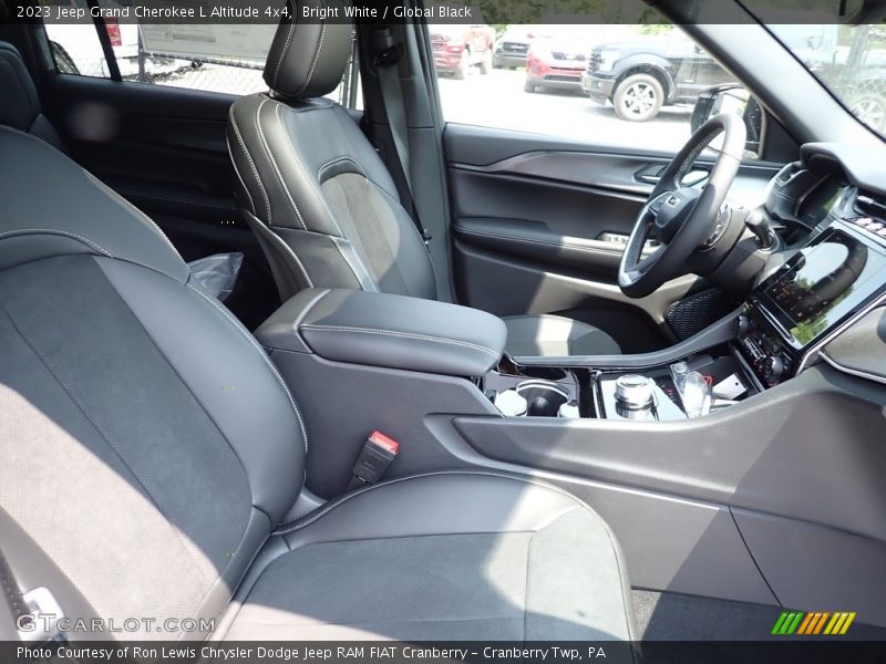 Bright White / Global Black 2023 Jeep Grand Cherokee L Altitude 4x4