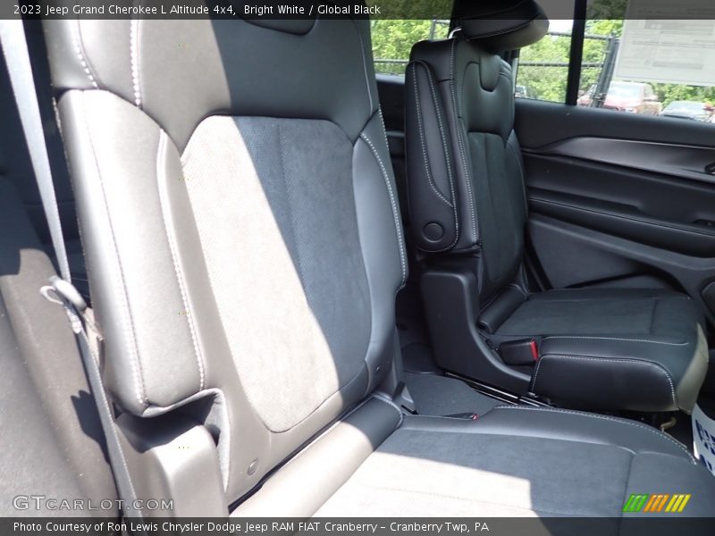 Bright White / Global Black 2023 Jeep Grand Cherokee L Altitude 4x4