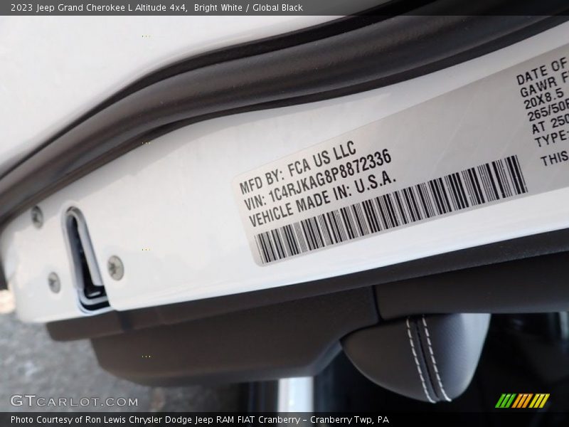 Bright White / Global Black 2023 Jeep Grand Cherokee L Altitude 4x4