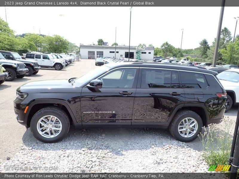 Diamond Black Crystal Pearl / Global Black 2023 Jeep Grand Cherokee L Laredo 4x4