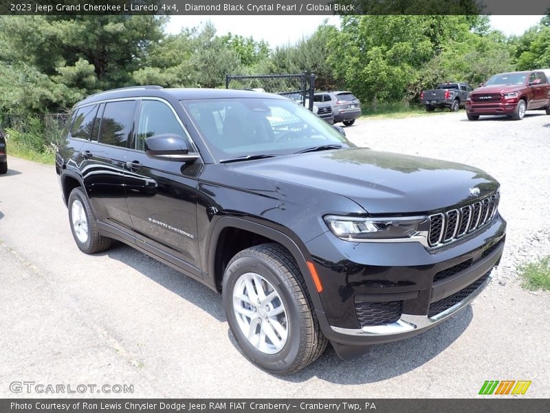 Diamond Black Crystal Pearl / Global Black 2023 Jeep Grand Cherokee L Laredo 4x4