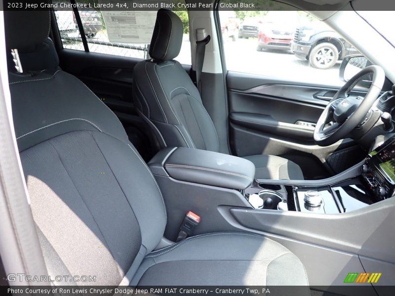 Diamond Black Crystal Pearl / Global Black 2023 Jeep Grand Cherokee L Laredo 4x4