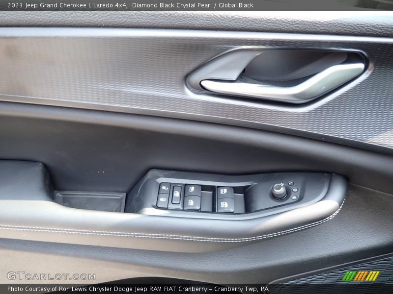 Diamond Black Crystal Pearl / Global Black 2023 Jeep Grand Cherokee L Laredo 4x4