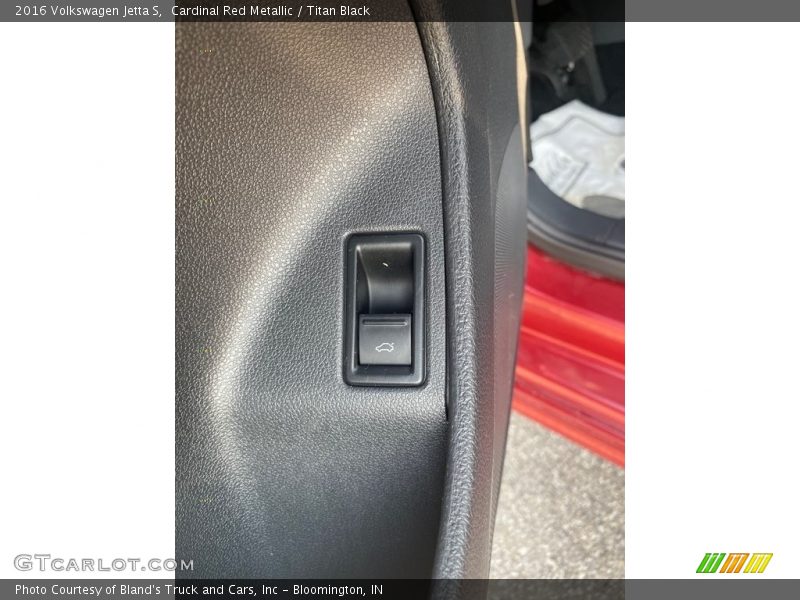 Cardinal Red Metallic / Titan Black 2016 Volkswagen Jetta S