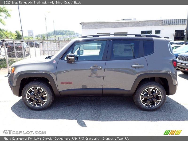  2023 Renegade Trailhawk 4x4 Sting-Gray