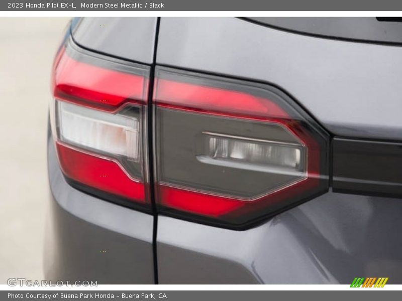 Modern Steel Metallic / Black 2023 Honda Pilot EX-L