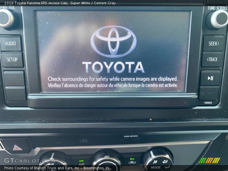 Super White / Cement Gray 2019 Toyota Tacoma SR5 Access Cab