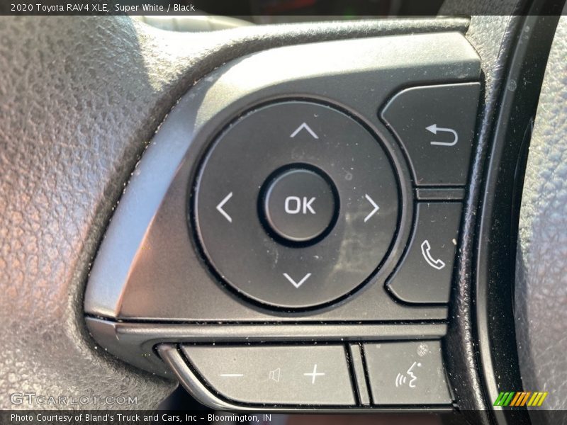 Super White / Black 2020 Toyota RAV4 XLE