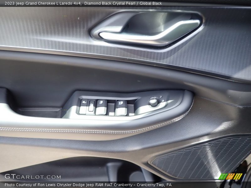 Diamond Black Crystal Pearl / Global Black 2023 Jeep Grand Cherokee L Laredo 4x4