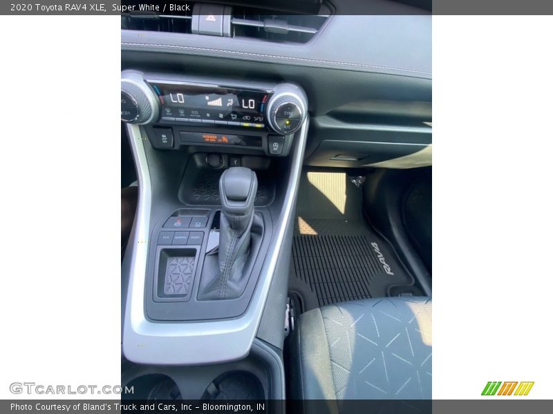 Super White / Black 2020 Toyota RAV4 XLE