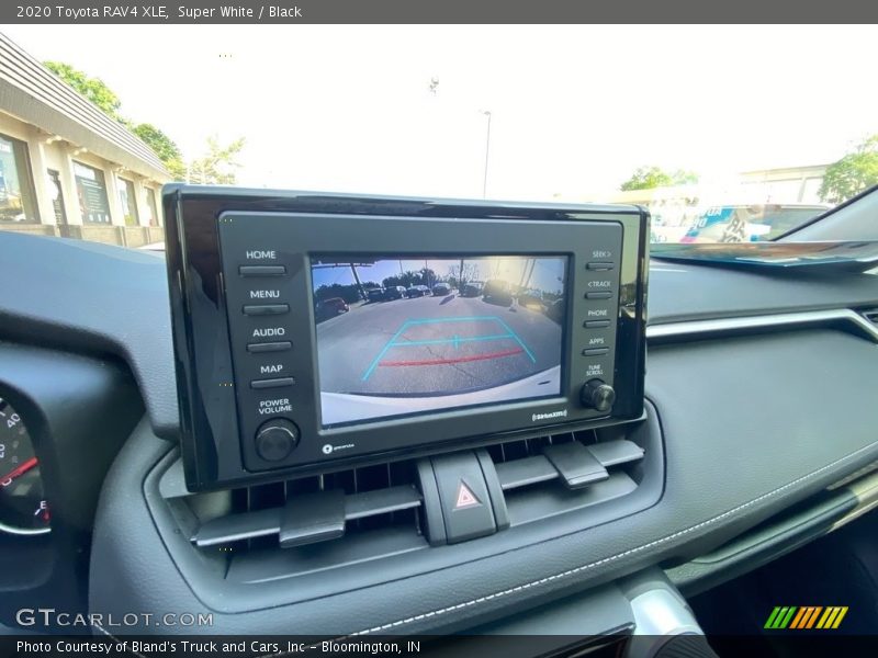 Super White / Black 2020 Toyota RAV4 XLE